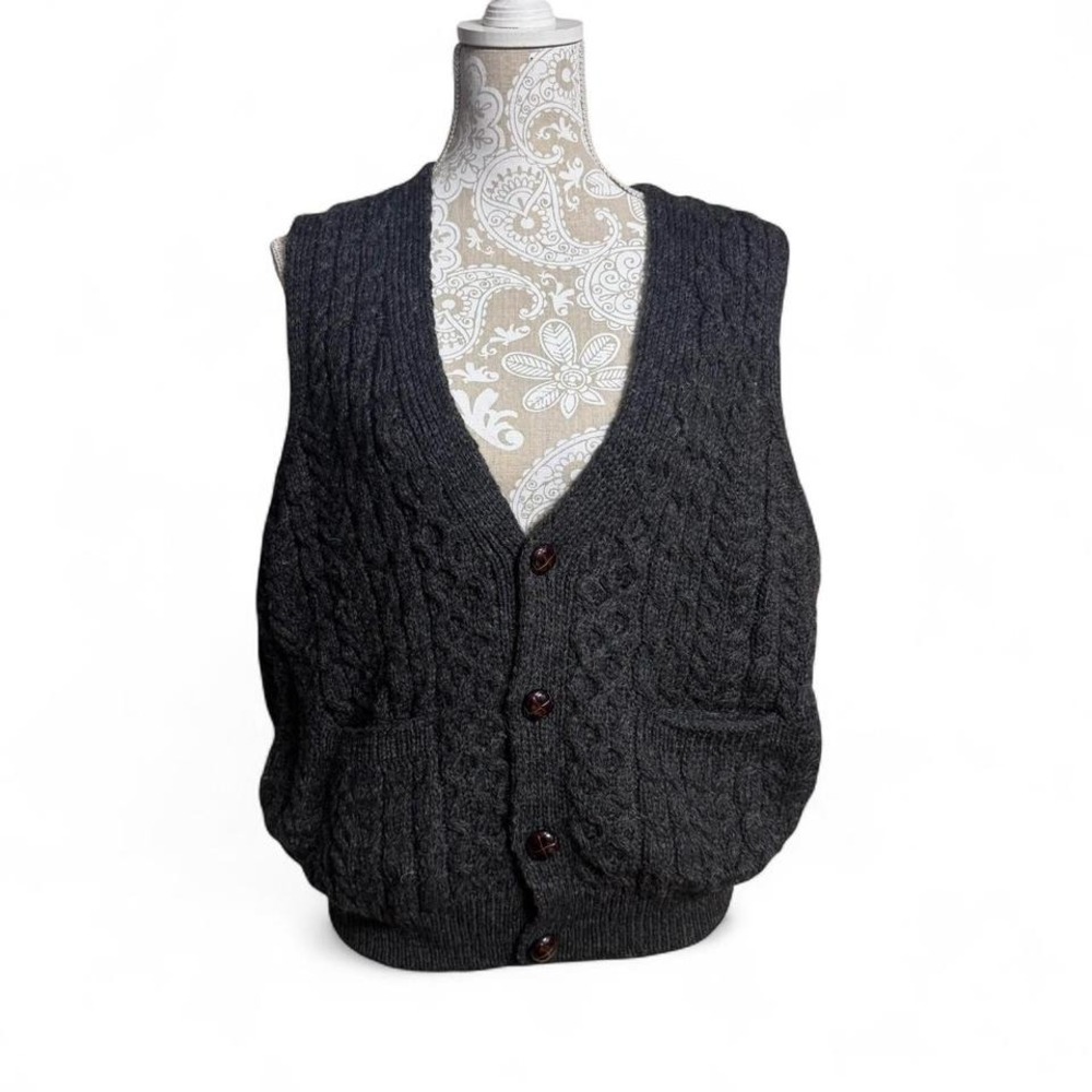 Carraigdonn 100% Pure Wool Sweater Vest Made in Ireland Preppy Dark Academia